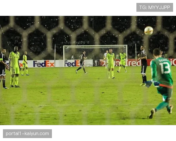 阿贾克斯四比二逆转卡拉巴赫 终结五连败展现球队韧性